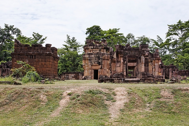 27-Prasat Ta Muen Thom-008